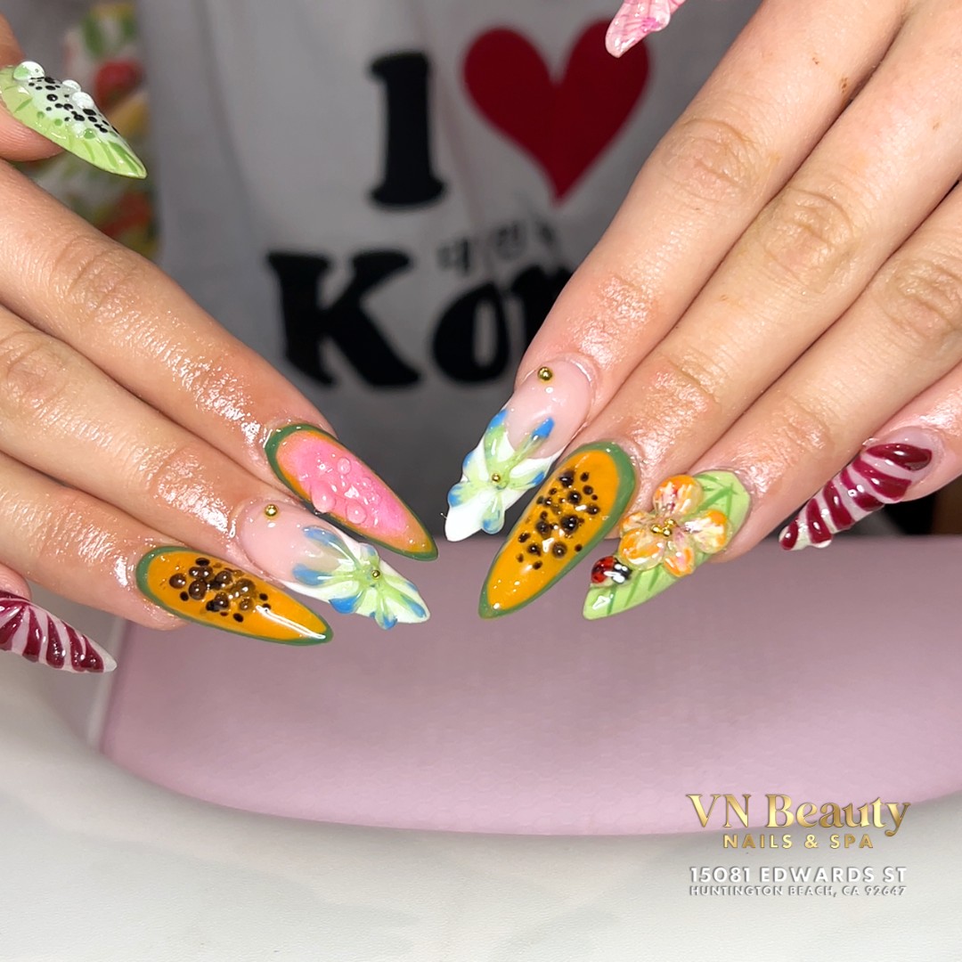 Trending July Nail Ideas